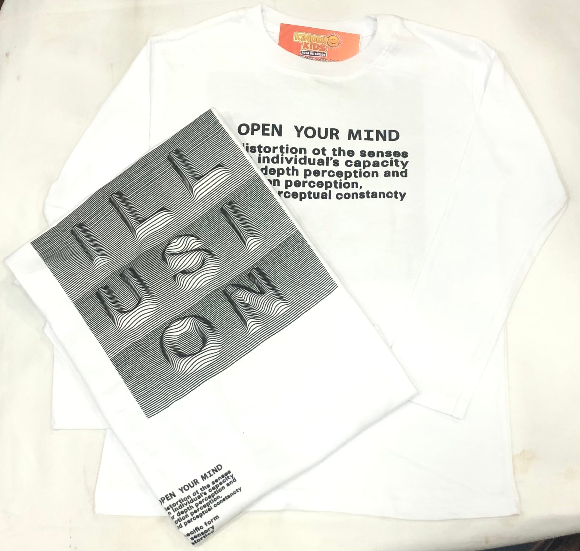 Remera OPEN YOUR MIND doble estampa