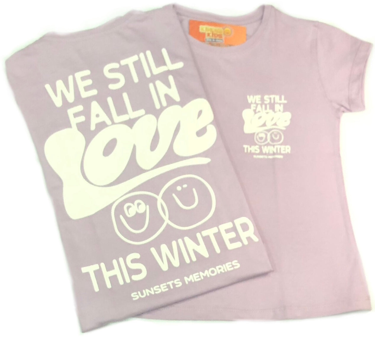 Remera WE STILL FALL IN LOVE doble estampa de algodón